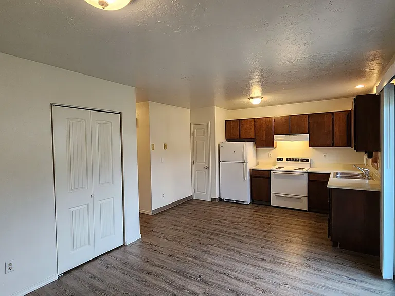 2322 Dearborn Ave #1-4 — Photo 12