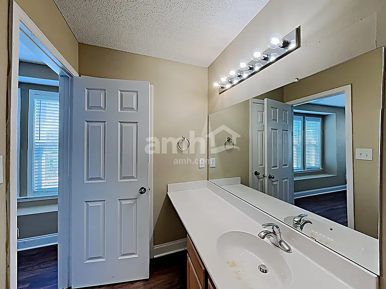 13634 Riding Hill Ave — Photo 13