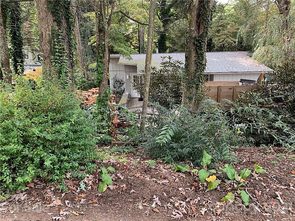 2nd image of 517 Azalea Ave