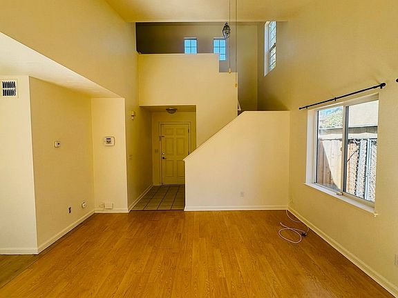 3rd image of 827 Martiri Dr