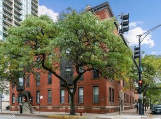 1039 Lasalle St #4, Chicago, IL 60610