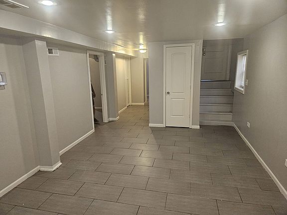 4th image of 1532 N Hamlin Ave