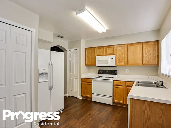 4th image of 30544 Midtown Ct