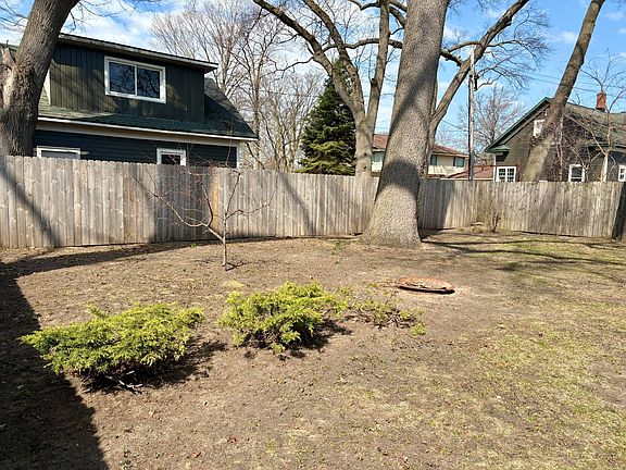 3rd image of 1641 Sanford St