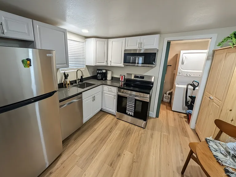 219 Stover Ave SW — Photo 9