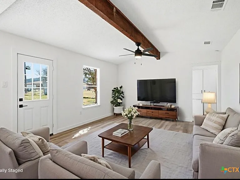 1404 Linda Ln — Photo 4