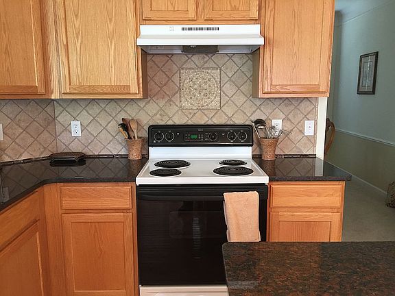 5th image of 8284 Oxford Ln