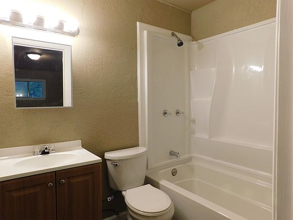 5th image of 515 Franklin St APT 4