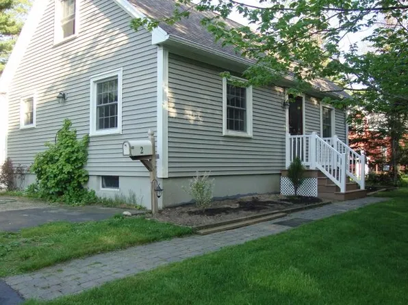2 Minat Ave, Brunswick, ME 04011