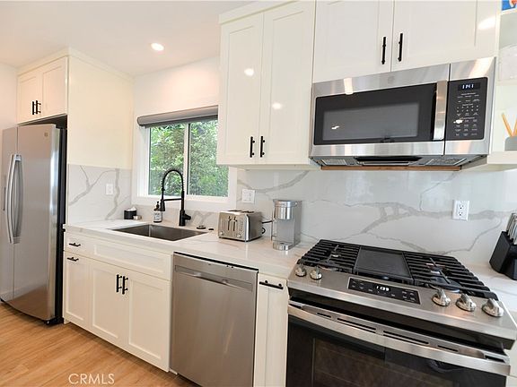 5th image of 428 Monterey Ln #C