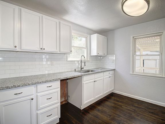 2nd image of 3909 Kern St