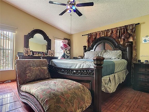 3rd image of 7042 Hiawassee Oak Dr