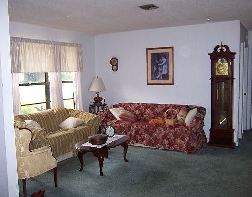 2nd image of 26 32nd Ave