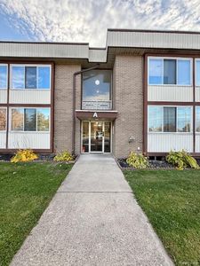 3901 Fort St APT 208, Trenton, MI, 48183