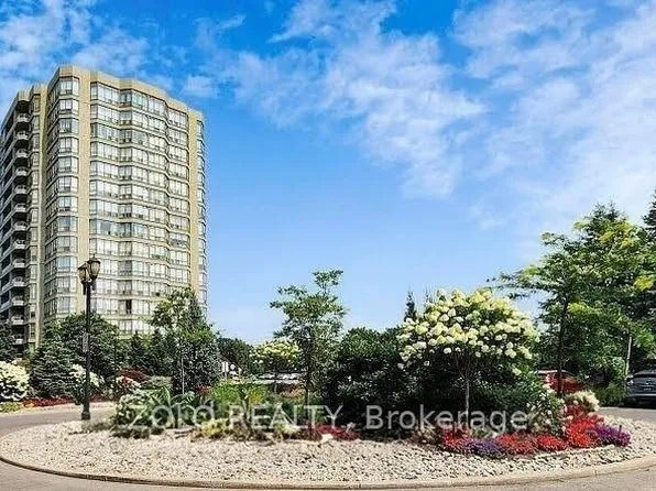 1880 Valley Farm Rd #423, Pickering, ON L1V 6B3