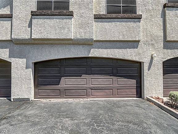 3rd image of 2975 Bluegrass Ln APT 622