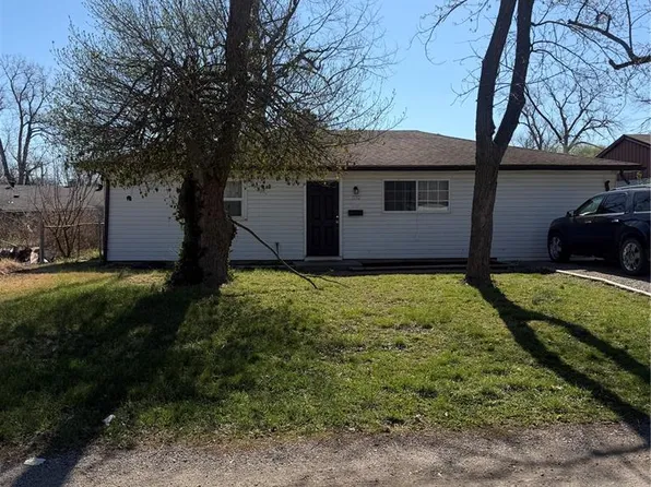 1132 Saint Rose Ln, Cahokia, IL 62206