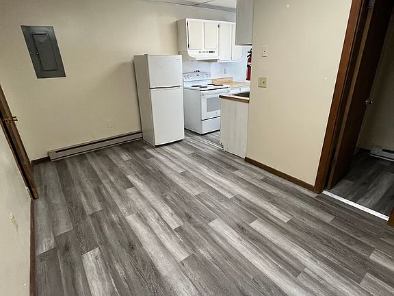 2nd image of 300-302 W Howard St #300-1