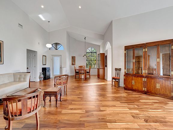 4th image of 8189 Cassia Drive