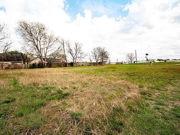 2nd image of 0 Hollyridge Dr