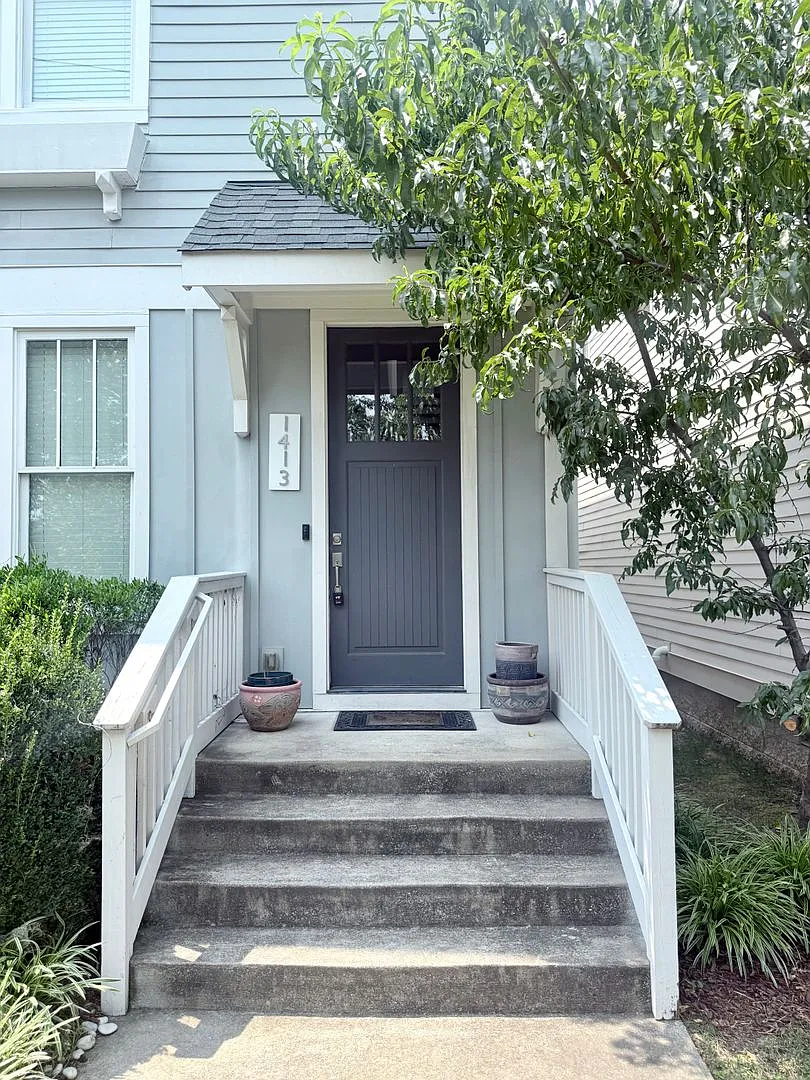3 bedroom/2.5 baths — Photo 2