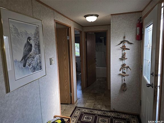 2nd image of 616 Little Quill Ave E