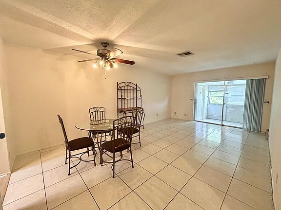 5th image of 2854 E Ashley Dr Drive E #B