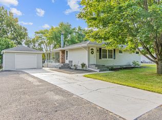 2926 Matilda St, Roseville, MN 55113