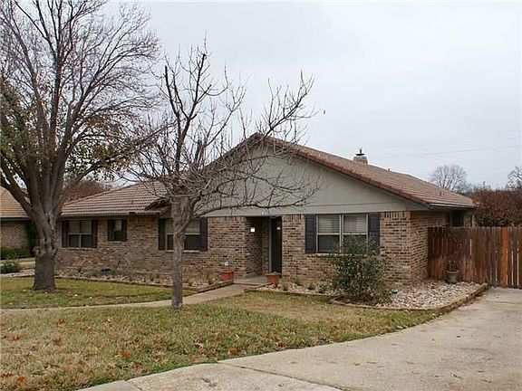 3rd image of 23 Crestwood Dr