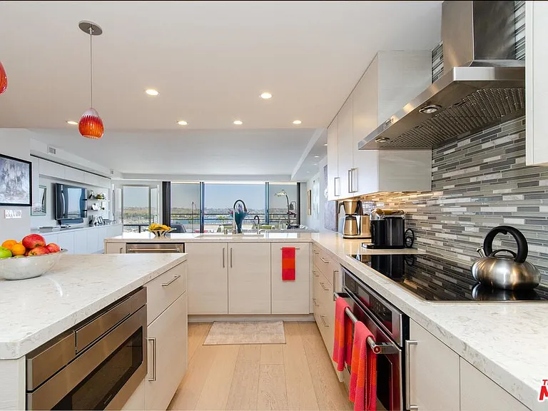 4335 Marina City Dr #642 — Photo 10