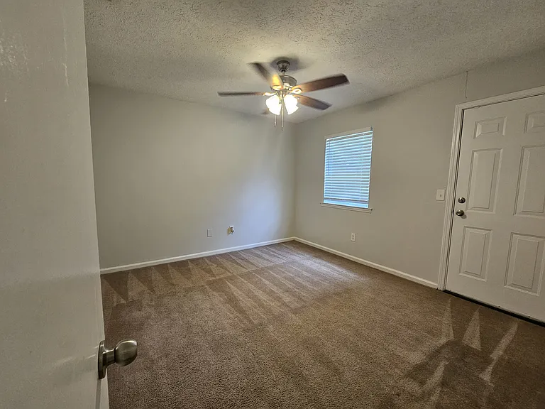 117 Hunt Club Ct — Photo 9