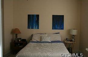 5th image of 538 N Main St APT 409