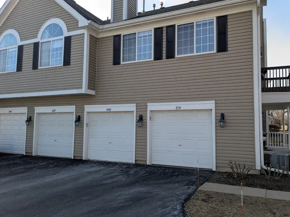 651 Silver Creek Rd #4D, Woodstock, IL 60098
