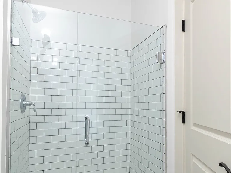 1120 Franck St — Photo 15