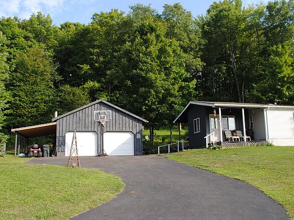 Garage w/Heated Work Shop