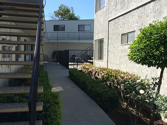 4th image of 2816 W 182nd St APT 23