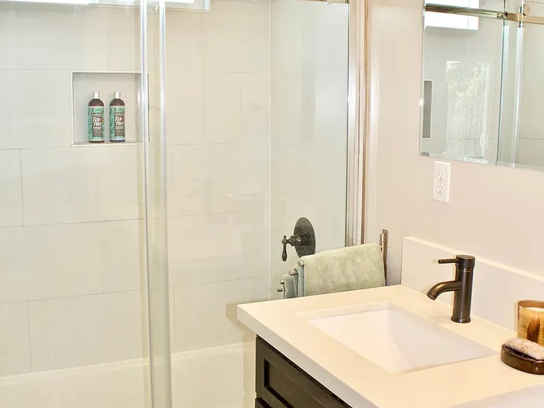 8727 Glider Ave — Photo 18