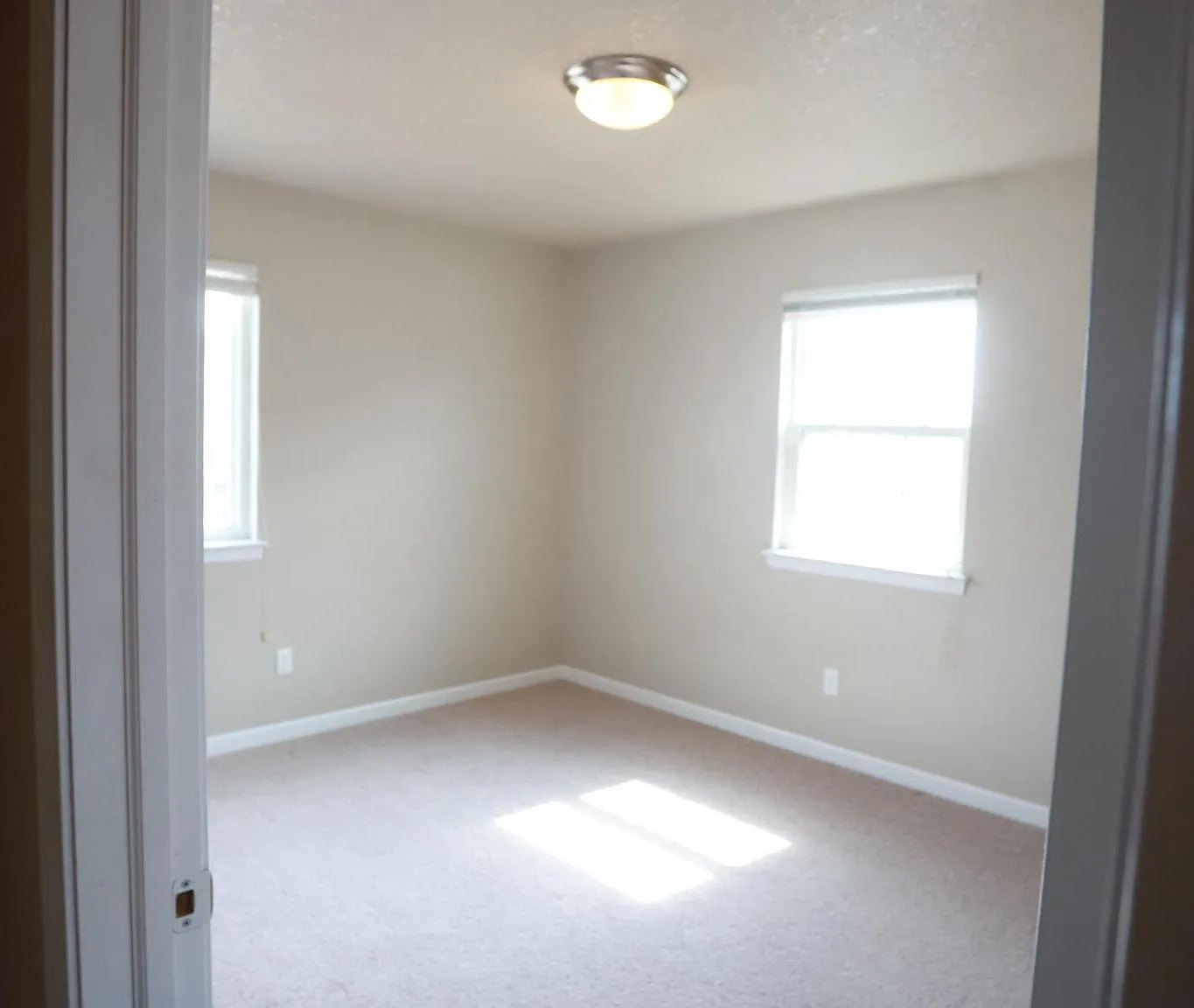 3 bed, 2.5 bath, 1465 sqft, $2,000 — Photo 4