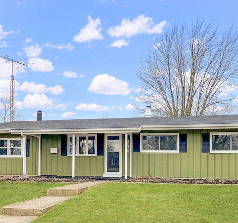 1st image of 604 Center Dr