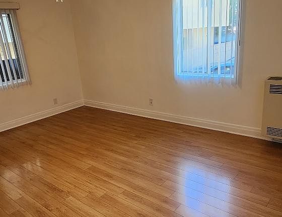 3rd image of 1938 1/2 Cheremoya Ave #1938-1/2