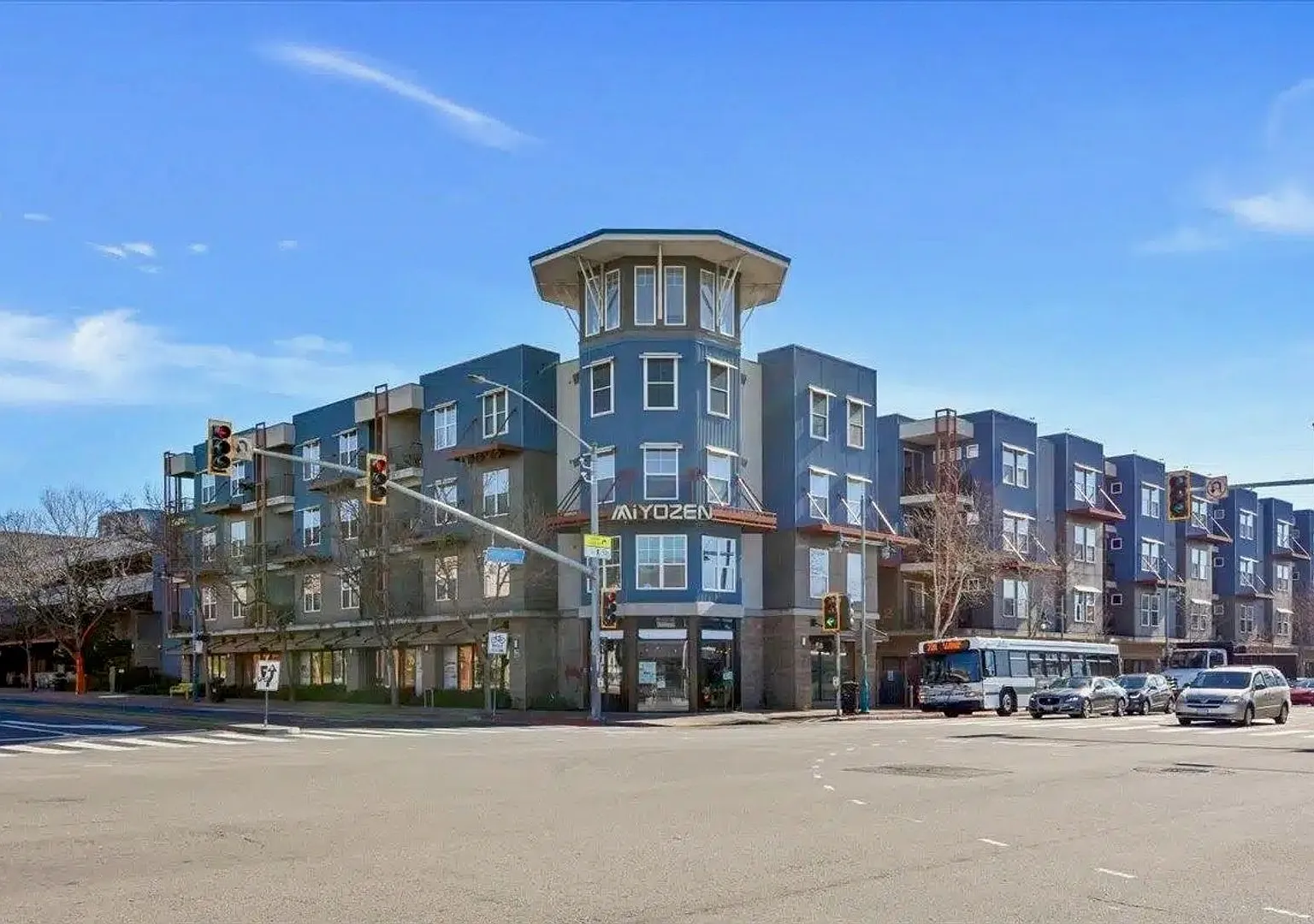 Beautifully Updated 1 Bedroom at Andante — Photo 1