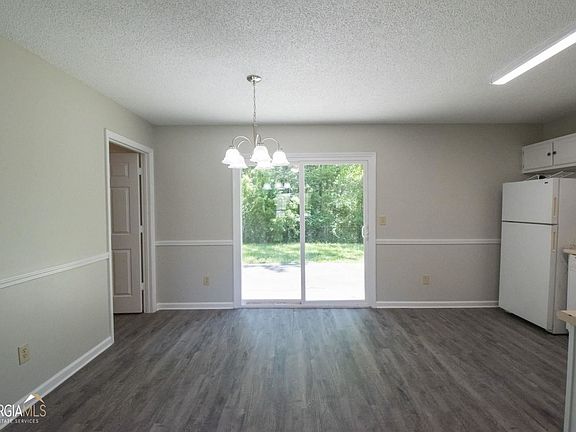 3rd image of 222 Merriwood Cir