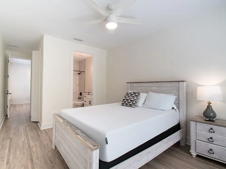 812 SW 5th Ter #2 — Photo 16