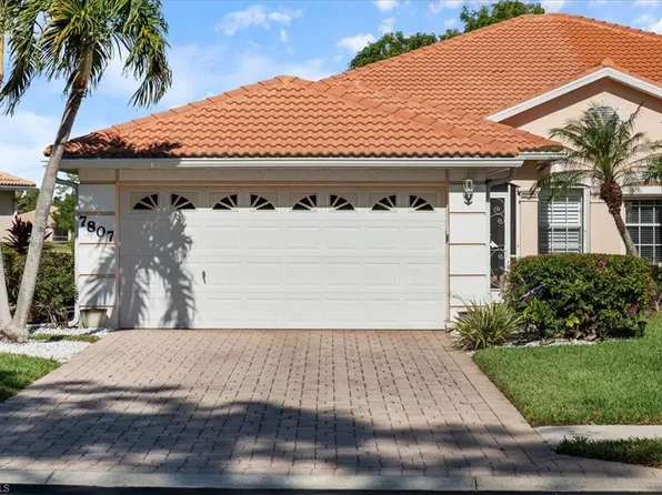 7807 Berkshire Pines DR, NAPLES, FL 34104