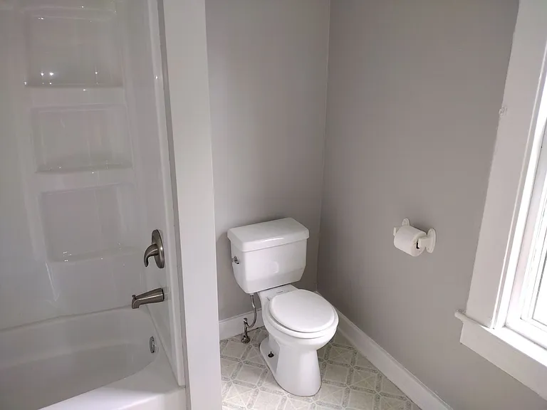 329 N Main St — Photo 15
