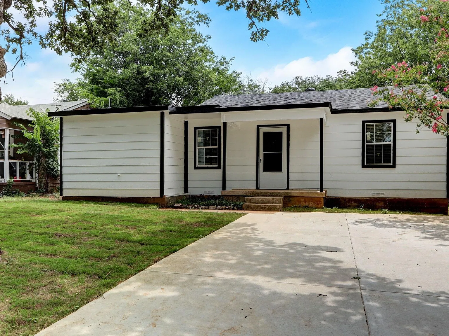 3 bed, 1150 sqft, $2,150 — Photo 1