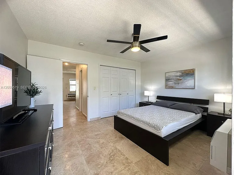524 Washington Ave #208 — Photo 18