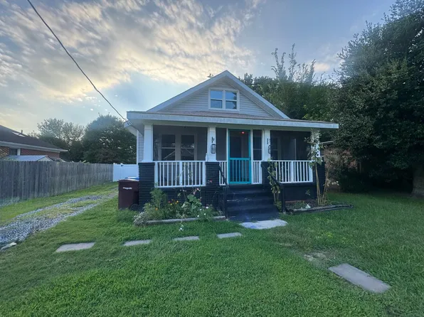 1525 Hawthorne Dr, Chesapeake, VA 23325