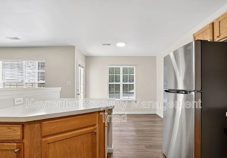 805 Creek Crossing Trl — Photo 8