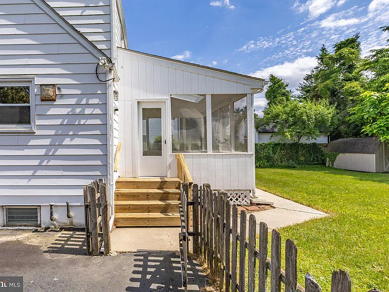 182 Linden Ln — Photo 18